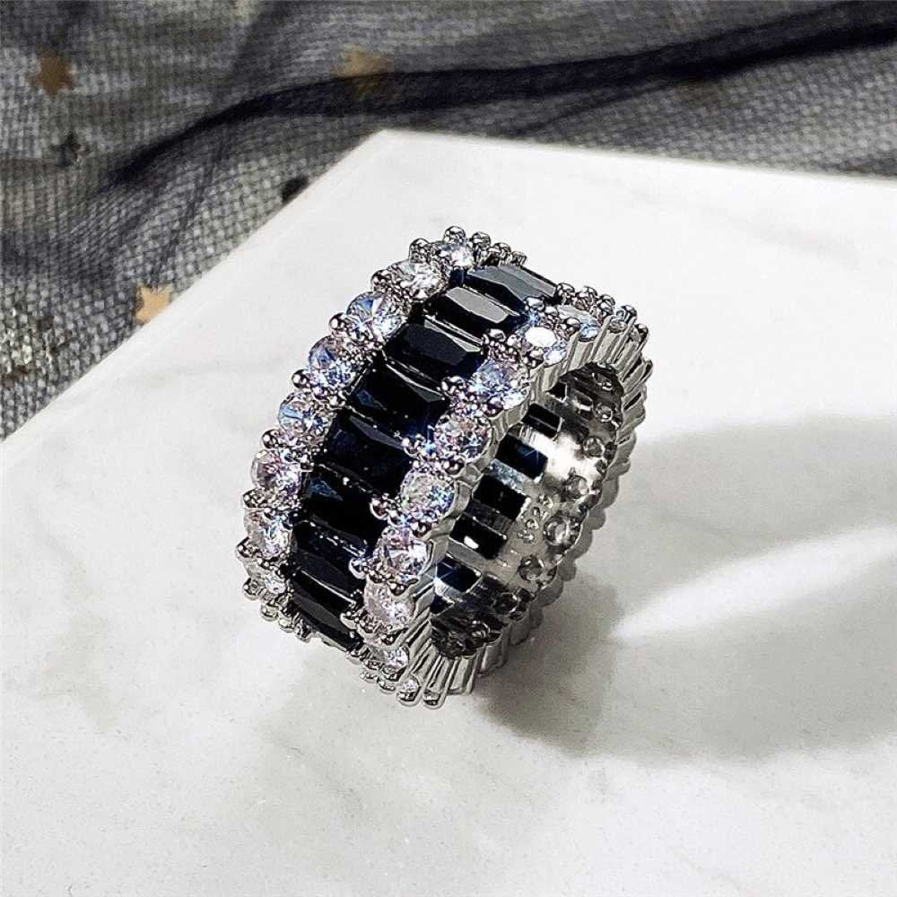 Diamantes Ring With Black Stones - AR284