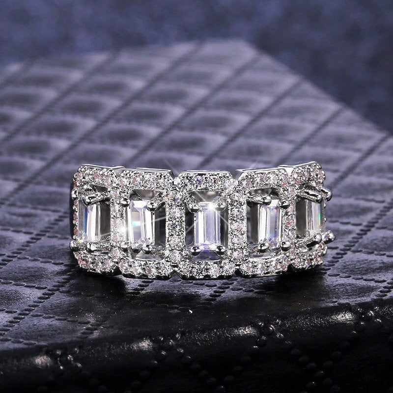 AAA Zircon Ring - Silver - Glowing With Box - AR273