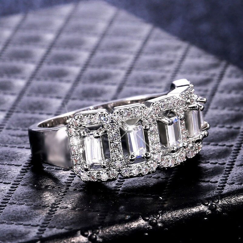 AAA Zircon Ring - Silver - Glowing With Box - AR273