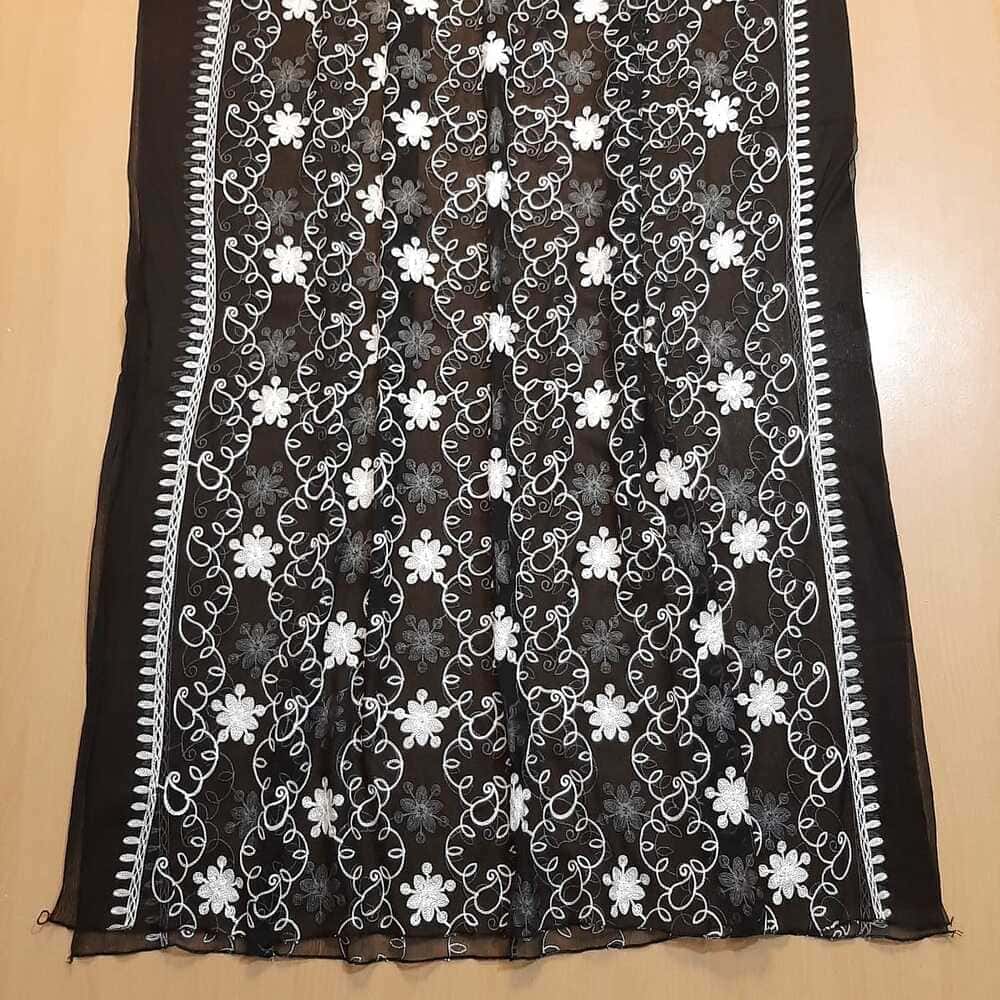 Embroided Chiffon Dupatta – Black/white