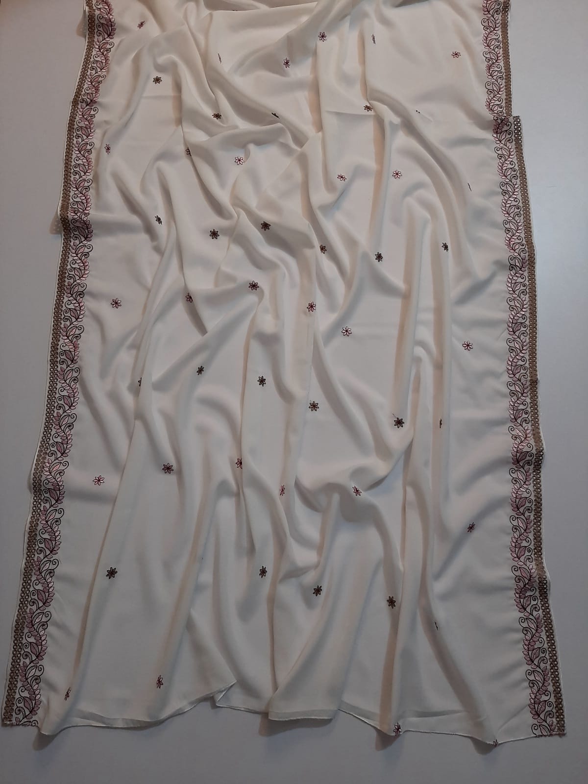 Embroided Swiss Lawn Chaddar Summer Shawl - SH132