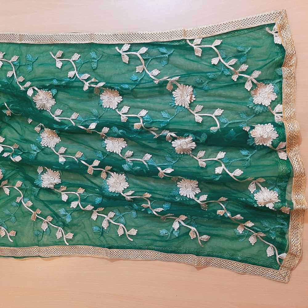 Green dupatta for mayon