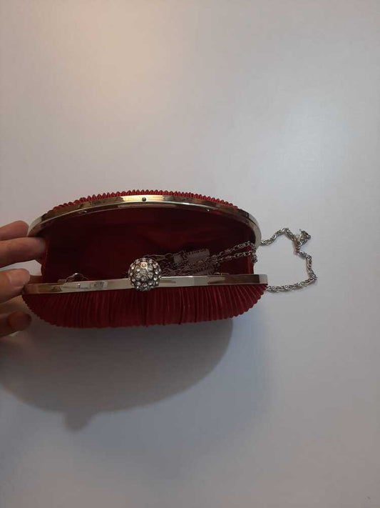 Red Clutch - C02