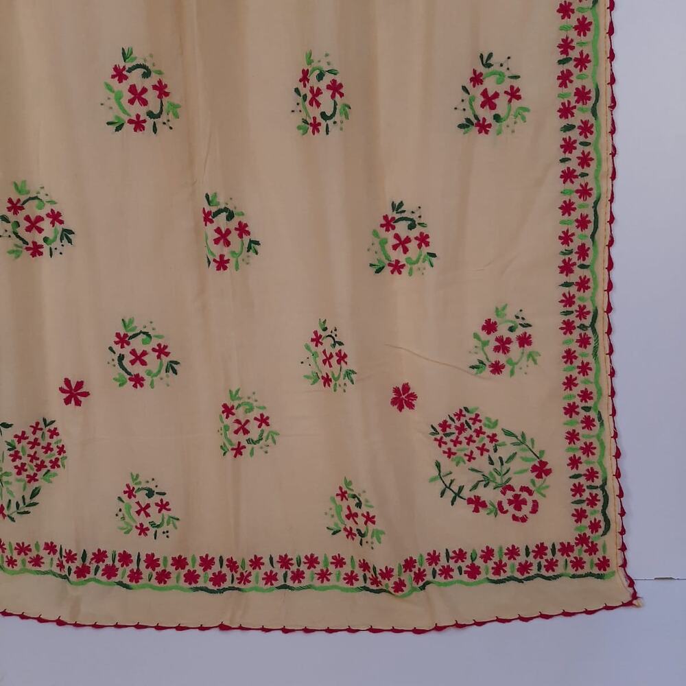 Hand Embroided Lawn Dupatta 4 Side Qureshia – Beige – ZD804