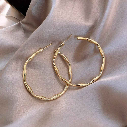 round hoop earring golden