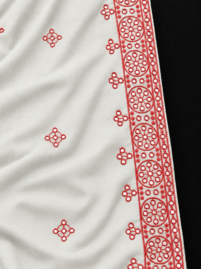 Summer chadar for ladies in an elegant design closeup