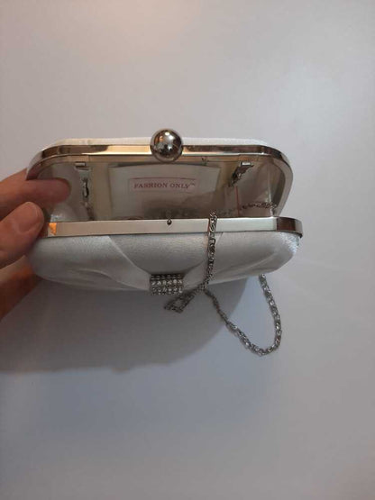 White Clutch - C03
