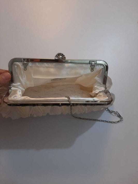 White Clutch - C05