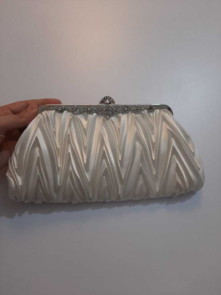 White Clutch - C05